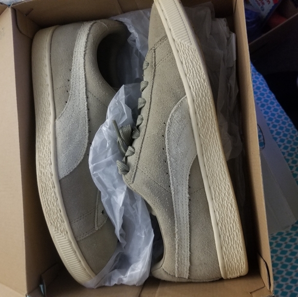 Suede pumas - Picture 3 of 5
